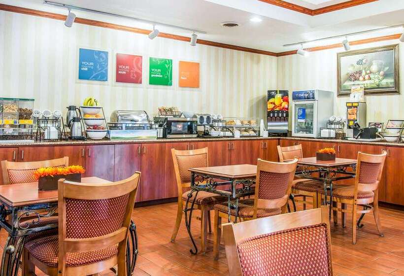 ホテル Quality Inn & Suites Ann Arbor Hwy 23