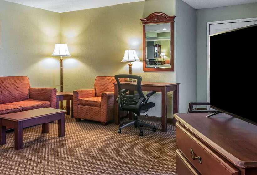 ホテル Quality Inn & Suites Ann Arbor Hwy 23