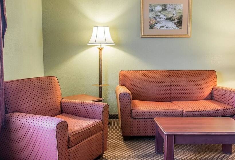 ホテル Quality Inn & Suites Ann Arbor Hwy 23