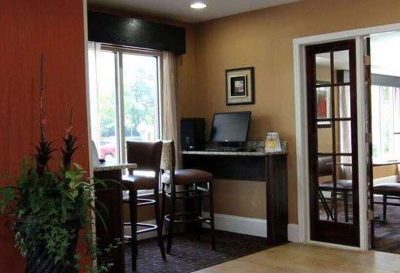 Hotel Quality Inn & Suites Greenville Near Downtown