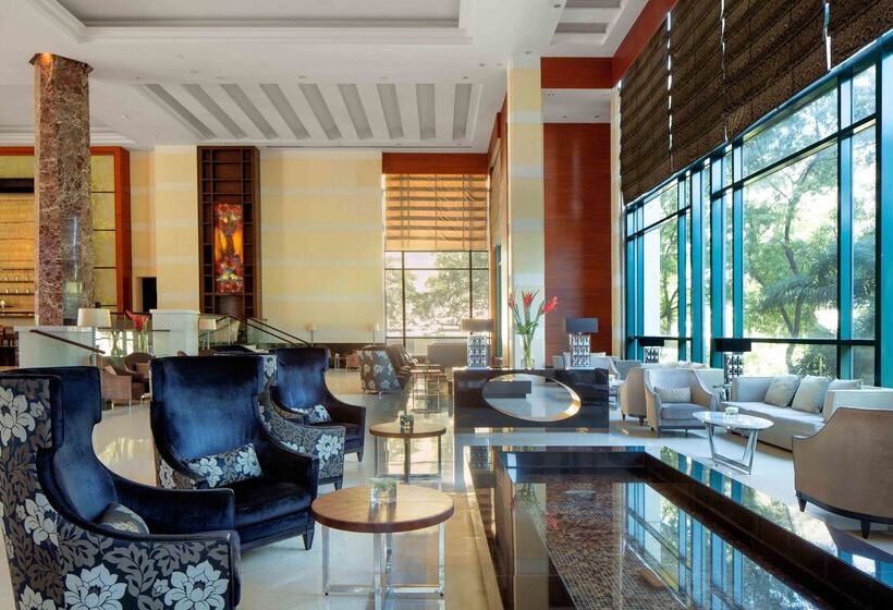 هتل Radisson Blu Cebu