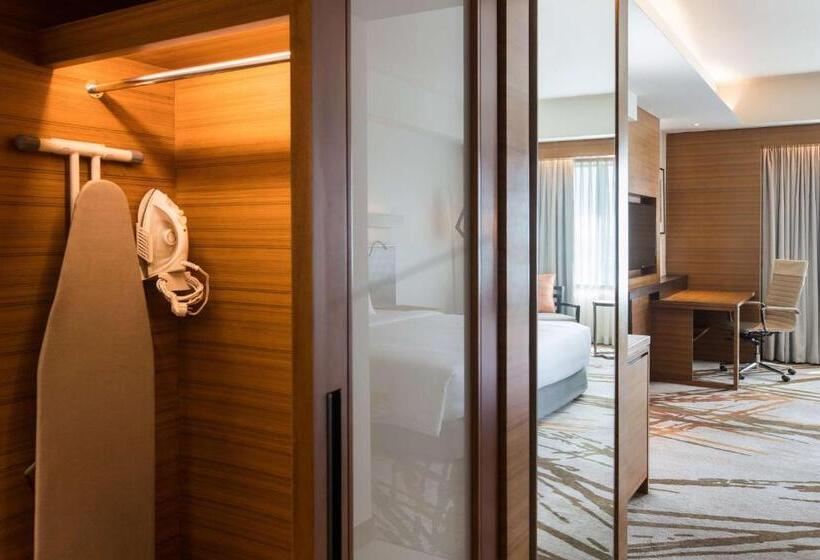 هتل Radisson Blu Cebu