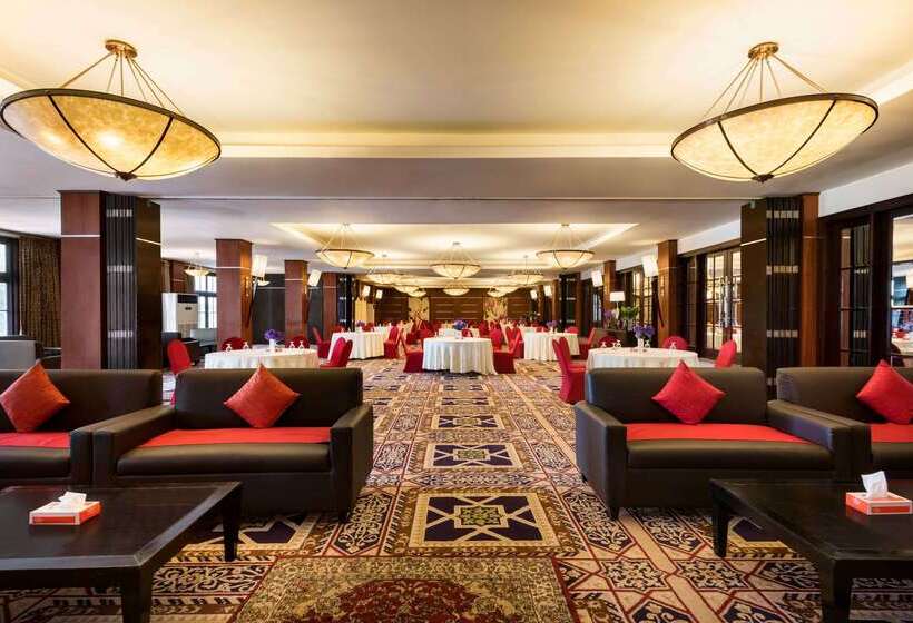 Hotel Ramada Plaza By Wyndham Karachi Airport