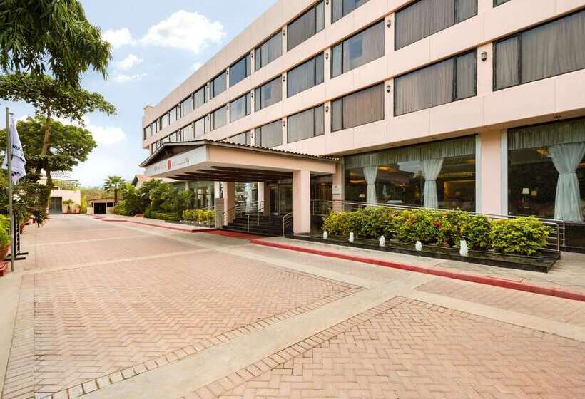 Hotel Ramada Plaza By Wyndham Karachi Airport