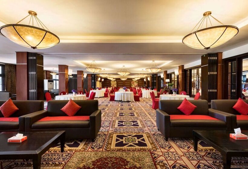 Hotel Ramada Plaza By Wyndham Karachi Airport