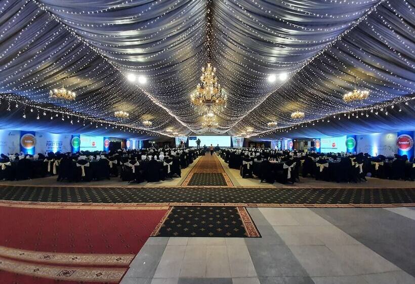 Hotel Ramada Plaza By Wyndham Karachi Airport