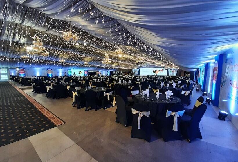 Hotel Ramada Plaza By Wyndham Karachi Airport