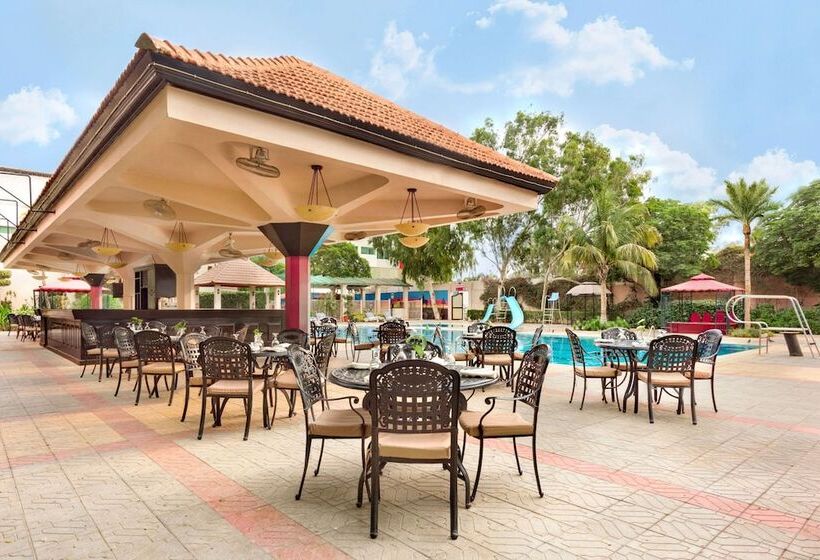 Hotel Ramada Plaza By Wyndham Karachi Airport