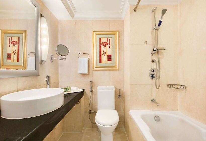 Hotel Ramada Plaza By Wyndham Karachi Airport