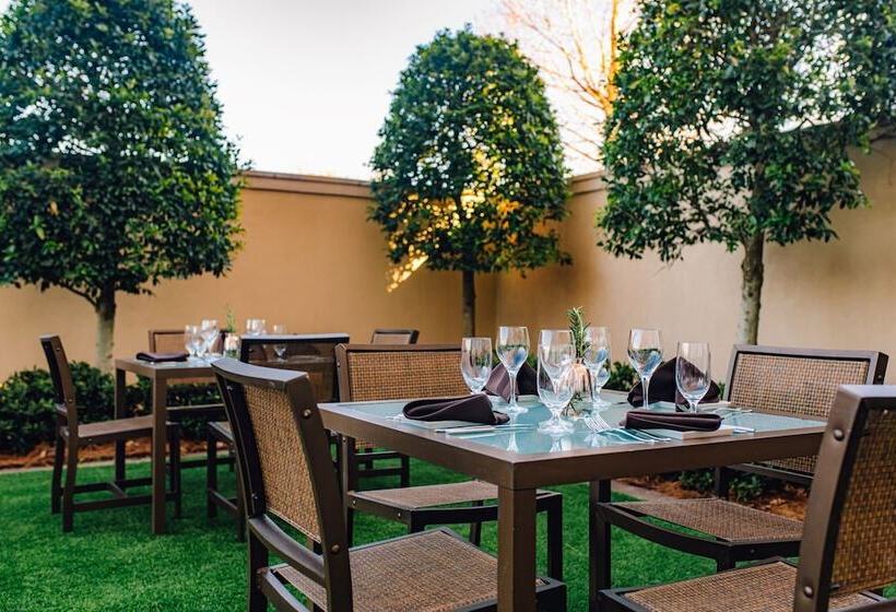 هتل Renaissance Baton Rouge