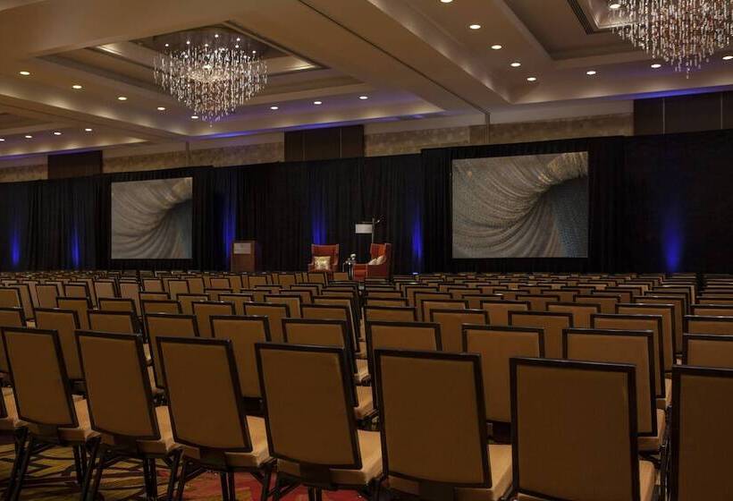 هتل Renaissance Baton Rouge