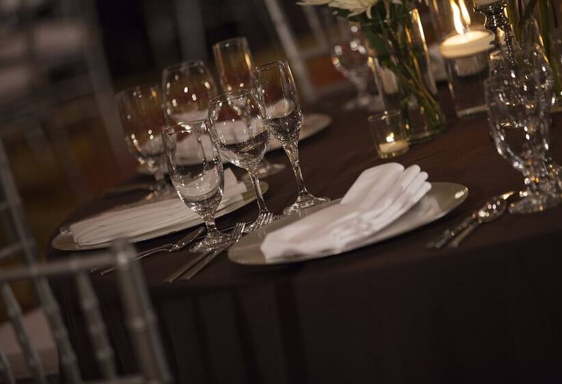 هتل Renaissance Baton Rouge