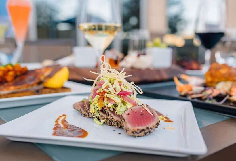 هتل Renaissance Baton Rouge