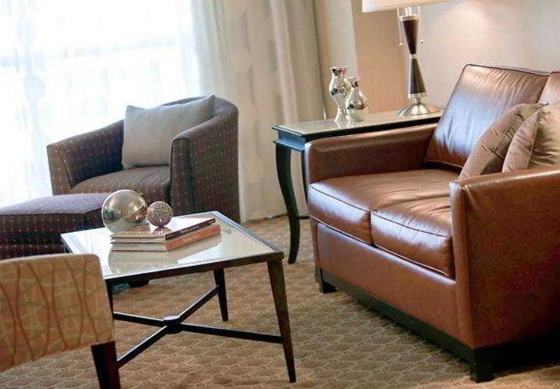 هتل Renaissance Raleigh North Hills