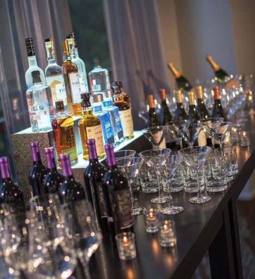 هتل Renaissance Raleigh North Hills