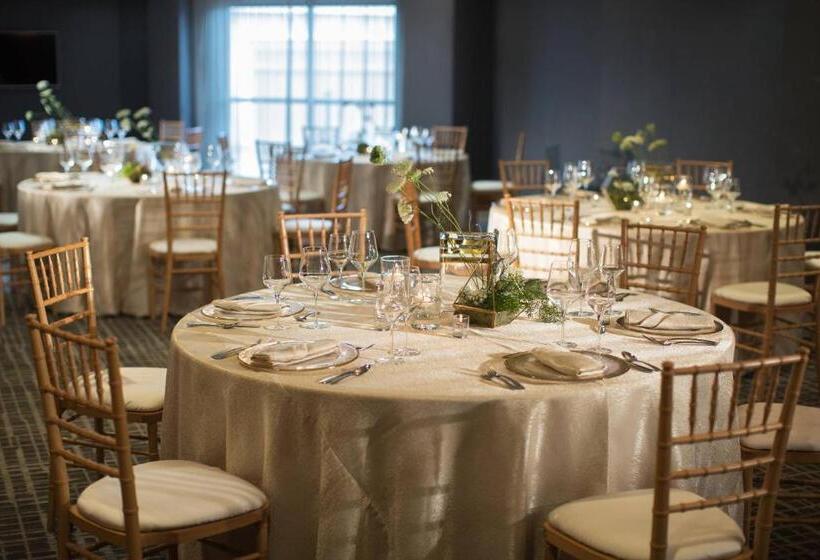 هتل Renaissance Raleigh North Hills