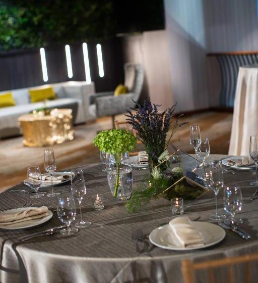 هتل Renaissance Raleigh North Hills