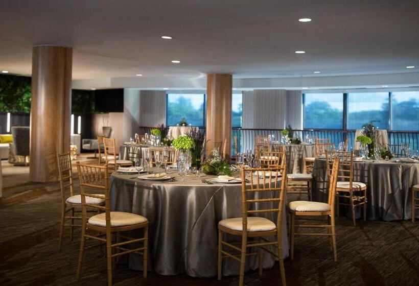 هتل Renaissance Raleigh North Hills