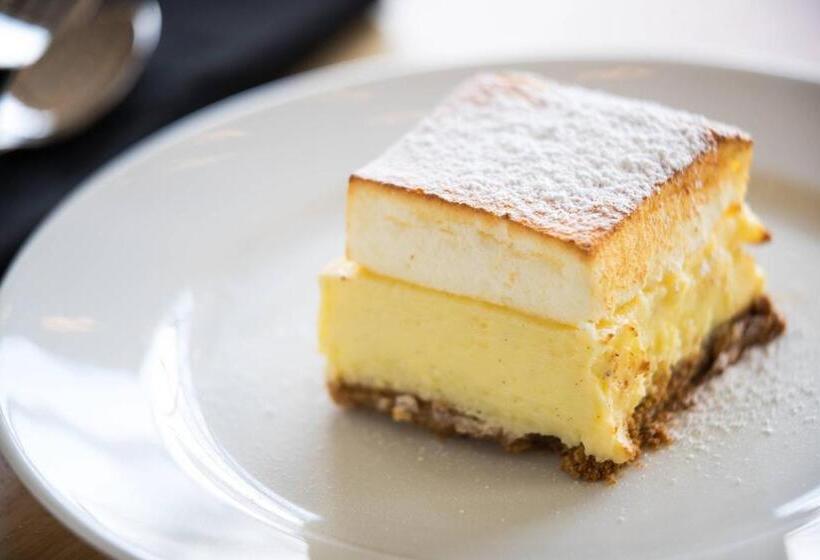 هتل Renaissance Raleigh North Hills