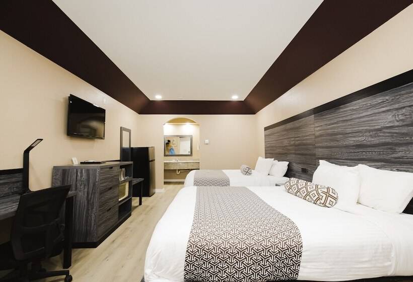 酒店 Sapphire Inn & Suites