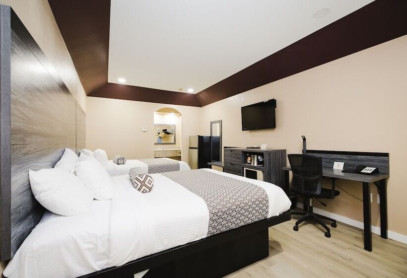 酒店 Sapphire Inn & Suites