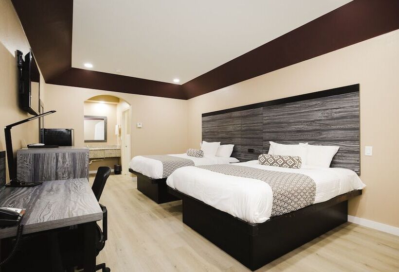 בית מלון כפרי Sapphire Inn & Suites