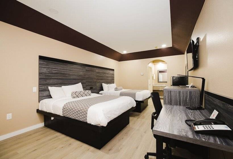 בית מלון כפרי Sapphire Inn & Suites