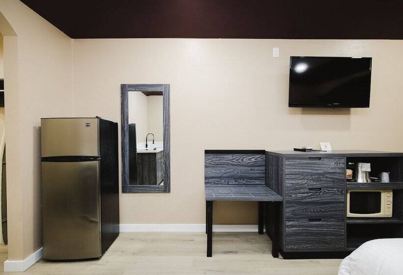 בית מלון כפרי Sapphire Inn & Suites