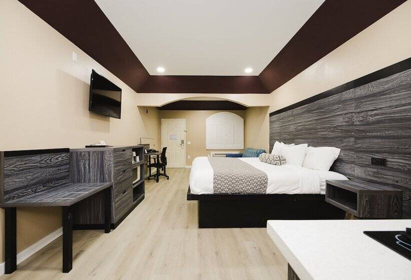 בית מלון כפרי Sapphire Inn & Suites