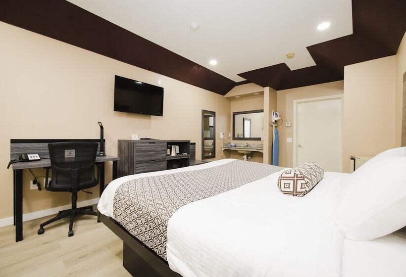 בית מלון כפרי Sapphire Inn & Suites