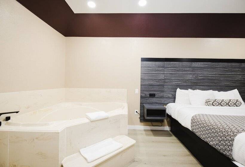 בית מלון כפרי Sapphire Inn & Suites