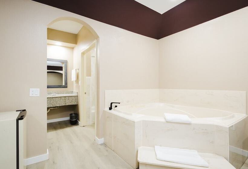 酒店 Sapphire Inn & Suites