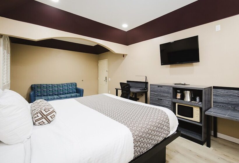 酒店 Sapphire Inn & Suites