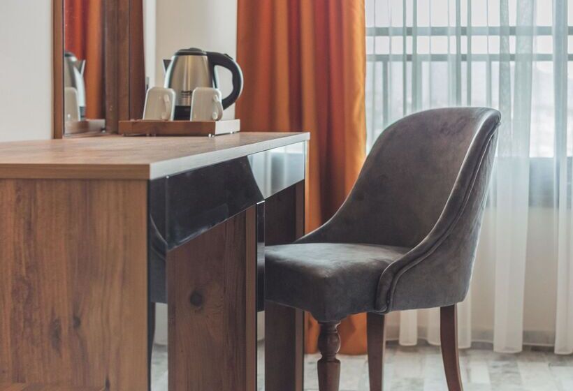 호텔 Sempati Halici