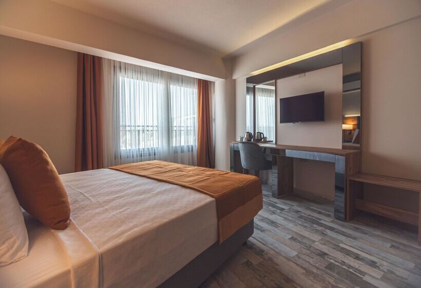 호텔 Sempati Halici