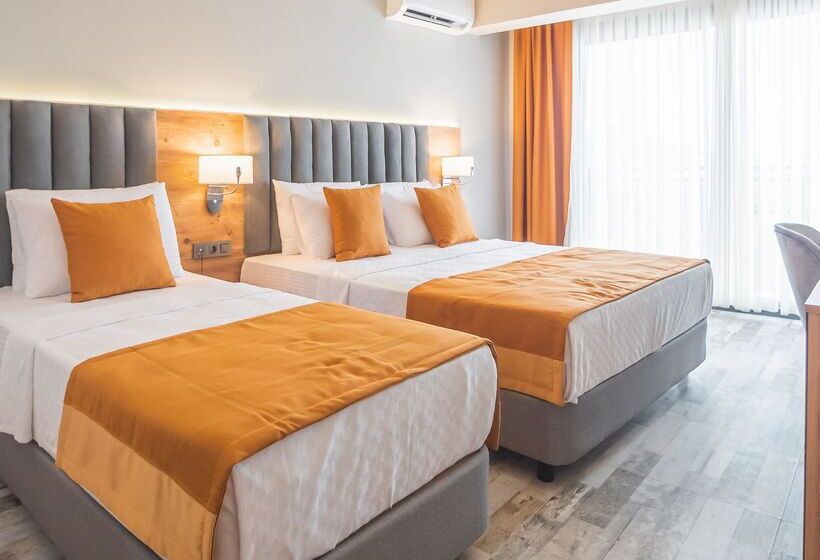 호텔 Sempati Halici