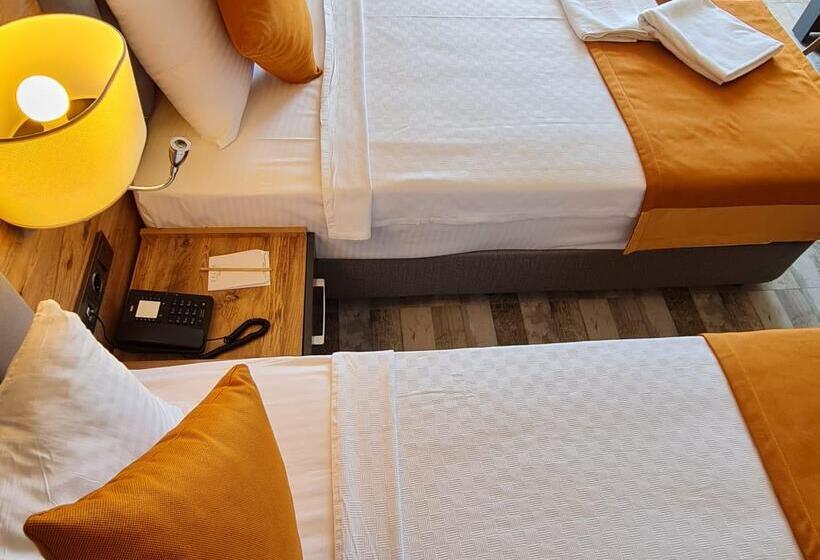 호텔 Sempati Halici