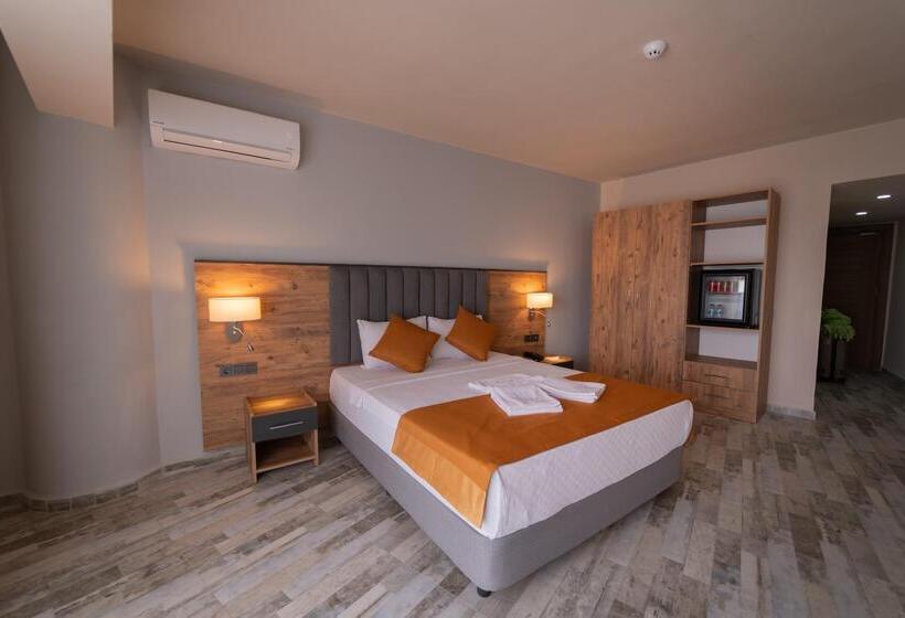 호텔 Sempati Halici