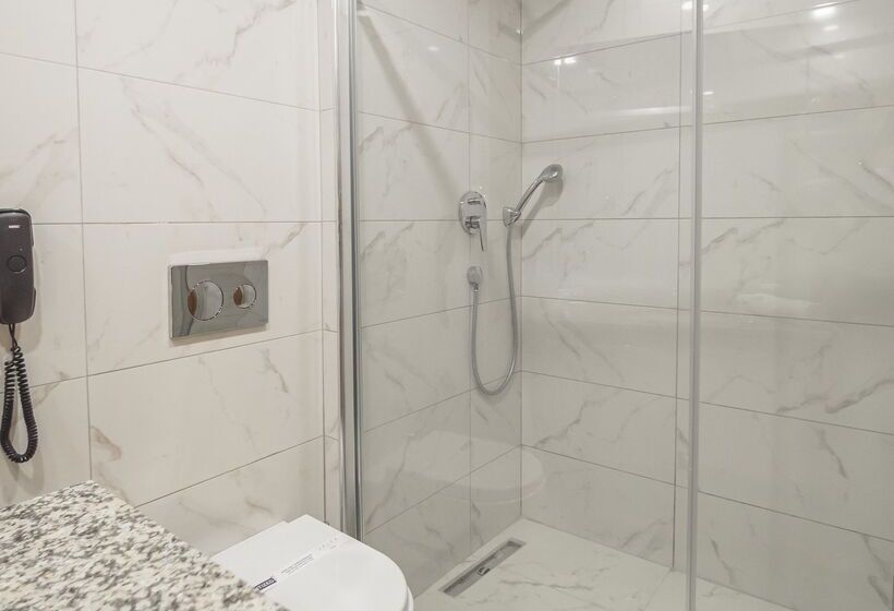 호텔 Sempati Halici