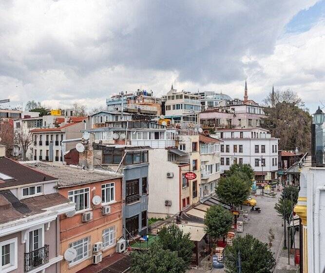 Seraglio Hotel & Suites