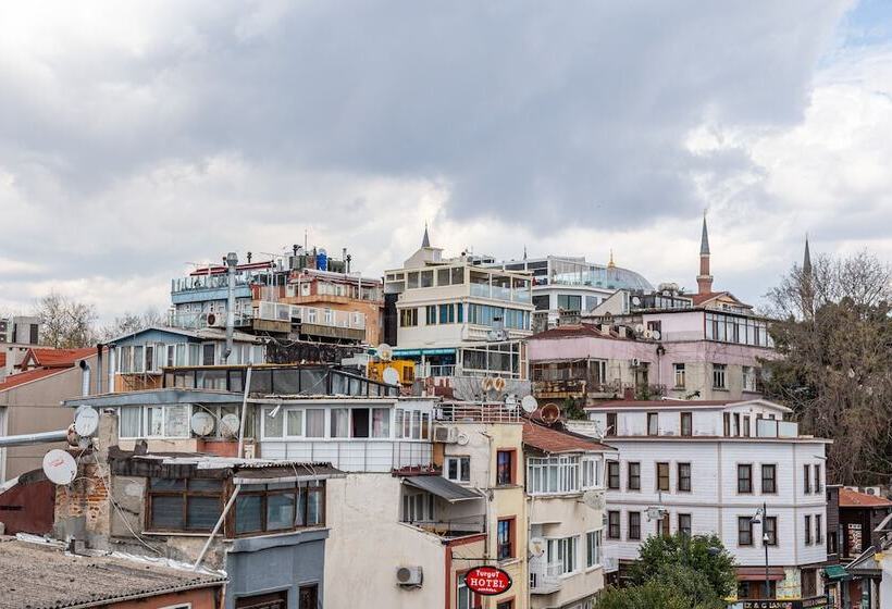 Seraglio Hotel & Suites