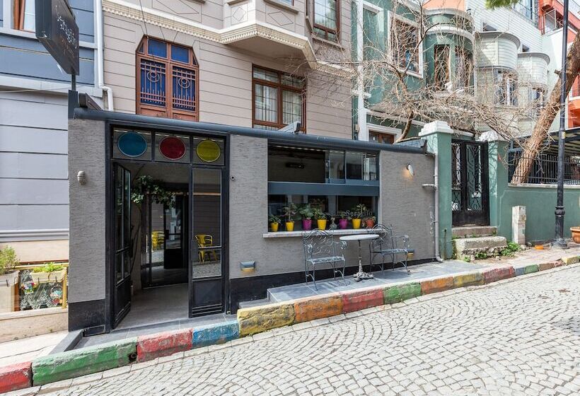 Seraglio Hotel & Suites