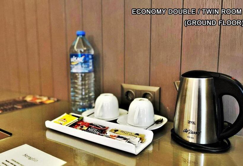 Seraglio Hotel & Suites