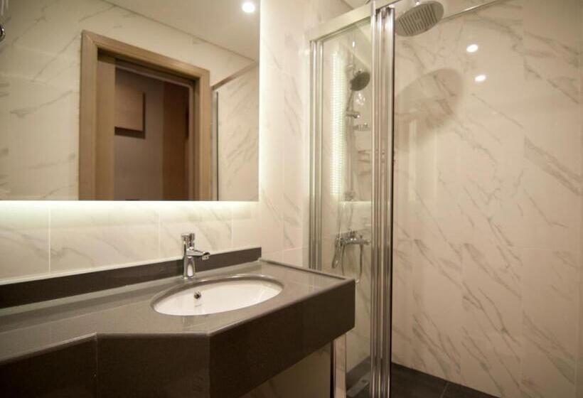 Seraglio Hotel & Suites