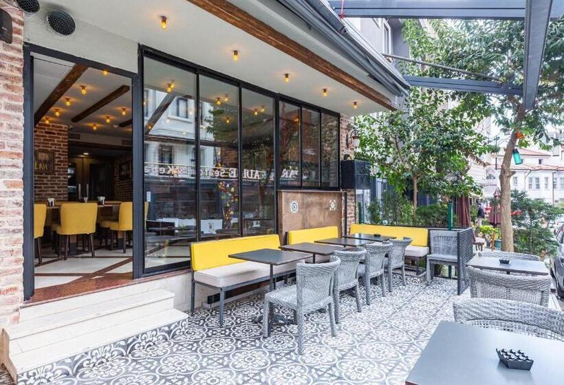 Seraglio Hotel & Suites