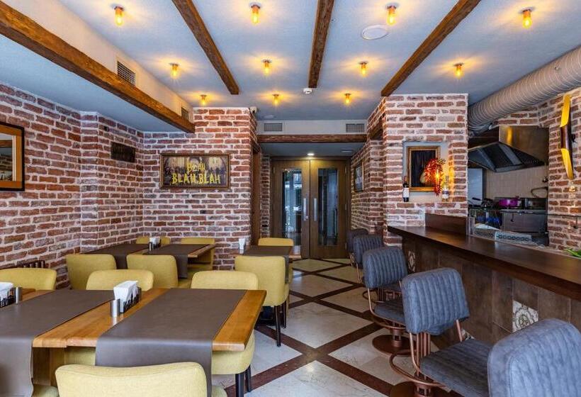 Seraglio Hotel & Suites