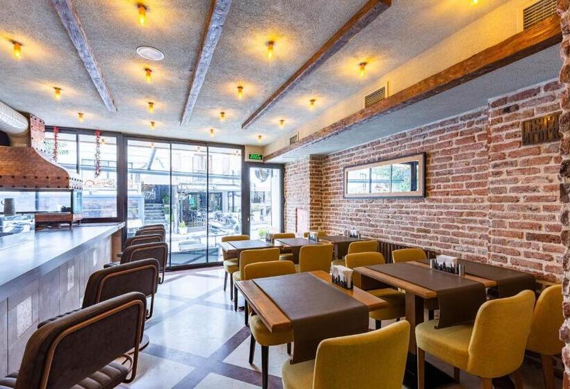 Seraglio Hotel & Suites