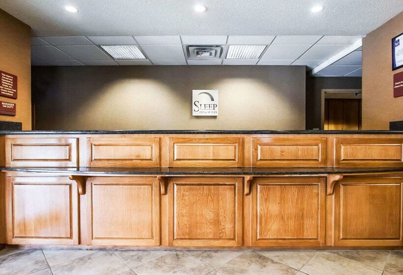 Отель Sleep Inn & Suites