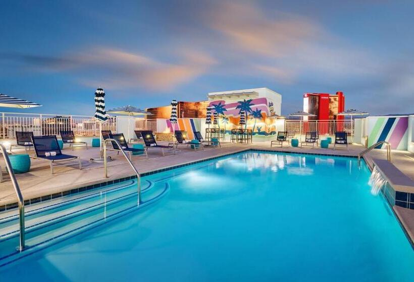 בית מלון כפרי Springhill Suites By Marriott Las Vegas Convention Center