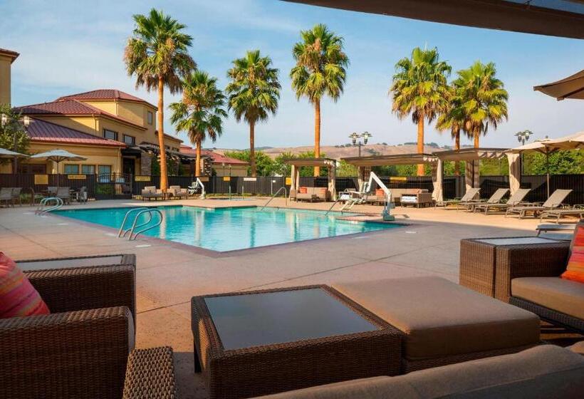 Отель Springhill Suites Napa Valley